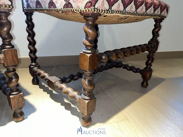2 renaissancestijl stoelen - afbeelding 3 van  8
