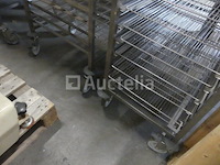 2 roestvrijstalen trolleys met 20 niveaus