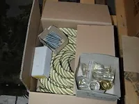 2 rollen van 1.50m goud met bevestiging
