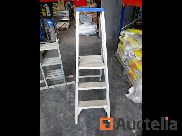 2 schalen en aluminium trapladder - afbeelding 4 van  6