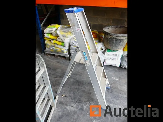 2 schalen en aluminium trapladder - afbeelding 5 van  6