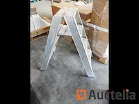 2 schalen en aluminium trapladder - afbeelding 1 van  11