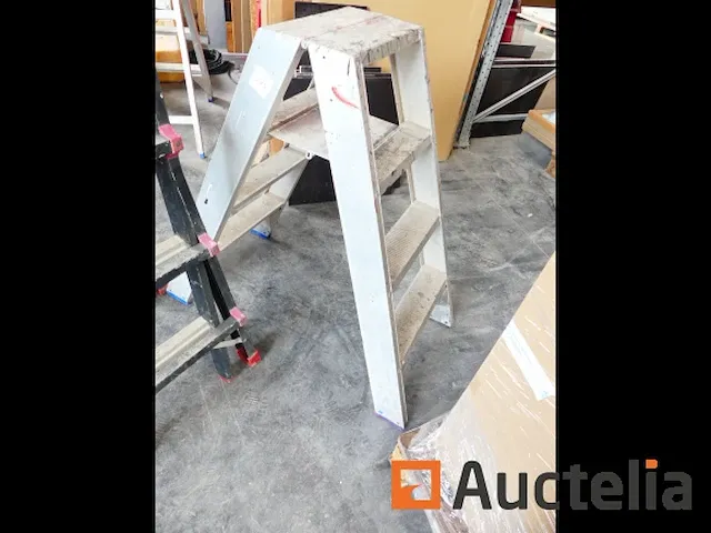 2 schalen en aluminium trapladder - afbeelding 6 van  11