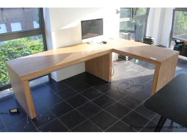 2 schrijftafels afm 260x80cm (staande op 1e verdieping) - afbeelding 1 van  1
