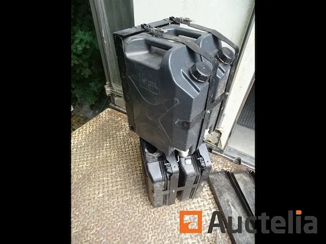2 sets van 2 jerrycans voor jeep, 2 sets voor jerrycans voor jeep - afbeelding 4 van  11