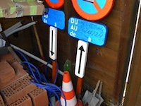 2 signalisatieborden - afbeelding 1 van  1