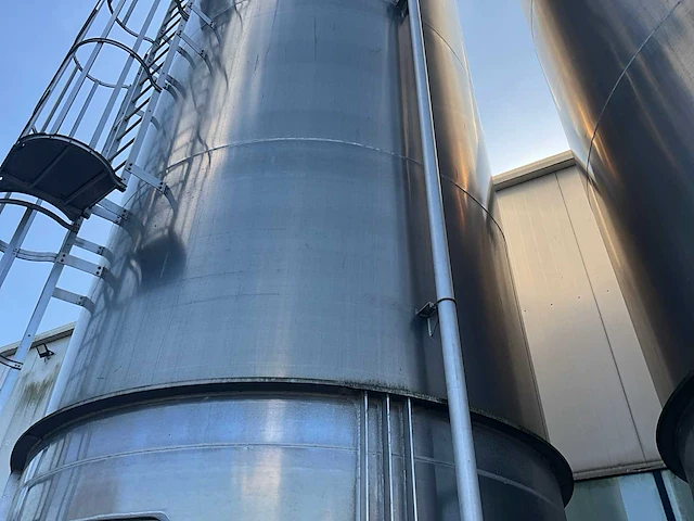 2 silo’s 150 ton met chiller frigel en droger munters - afbeelding 57 van  59