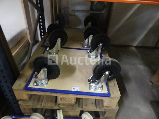 2 skateboards - afbeelding 1 van  3