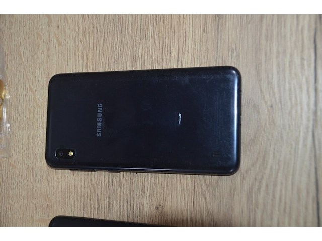 2 smartphones samsung galaxy a10 zonder lader (b401) - afbeelding 6 van  6