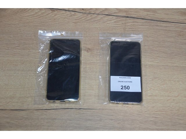 2 smartphones samsung galaxy a10 zonder lader met gebarsten schermen (b401) - afbeelding 1 van  9