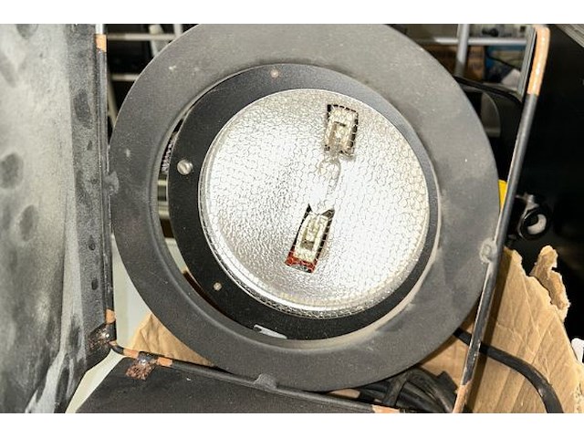 2 spots - afbeelding 2 van  5