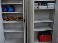 2 stalen opbergkasten met inhoud - afbeelding 2 van  2