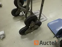2 steekwagens