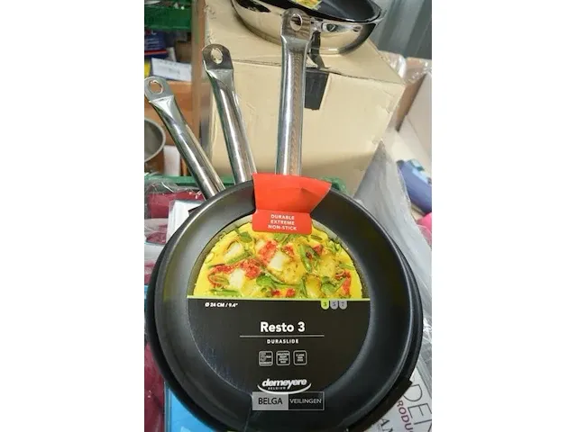 2 steelpannen 24 cm & 1 steelpan 28 cm - afbeelding 3 van  4