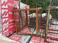 2 steenkorven plus palletjes overige aannemersmateriaal - afbeelding 3 van  4