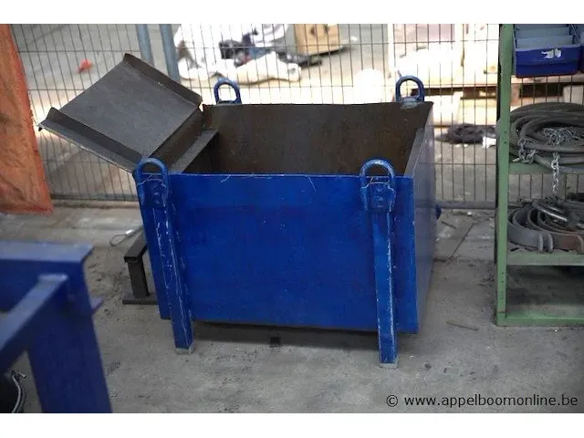 2 stellingkjes inhoudende montagematerialen plus stalen kooi - afbeelding 2 van  2
