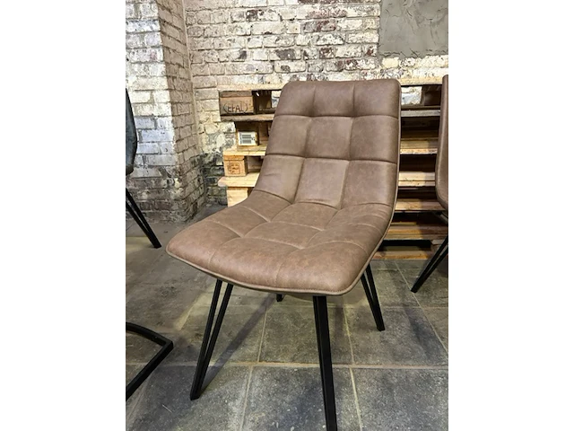 2 stoelen bruin lederlook - afbeelding 1 van  1