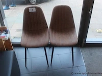 2 stoelen in skai bekleed