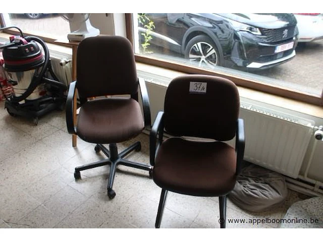 2 stoelen in stof bekleed - afbeelding 1 van  1