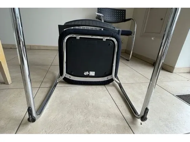 2 stoelen vitra visavis - afbeelding 3 van  4