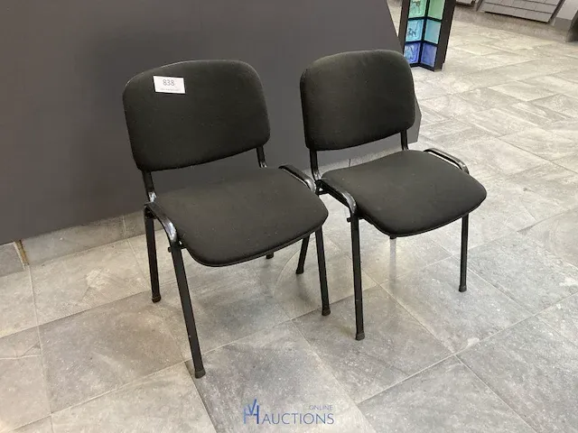 2 stoelen - afbeelding 1 van  2