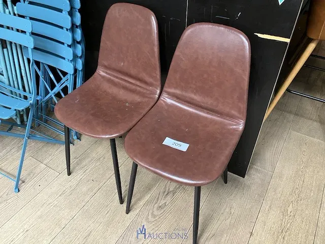 2 stoelen - afbeelding 1 van  4