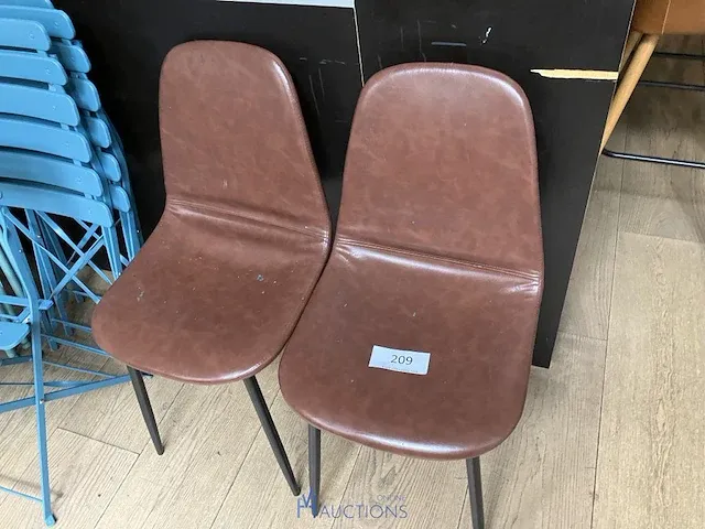 2 stoelen - afbeelding 2 van  4