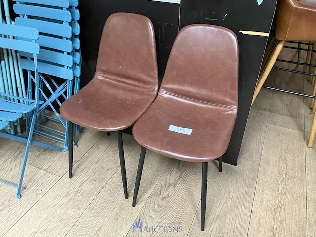 2 stoelen - afbeelding 3 van  4