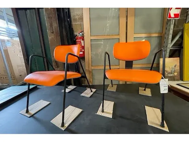 2 stoelen - afbeelding 3 van  4