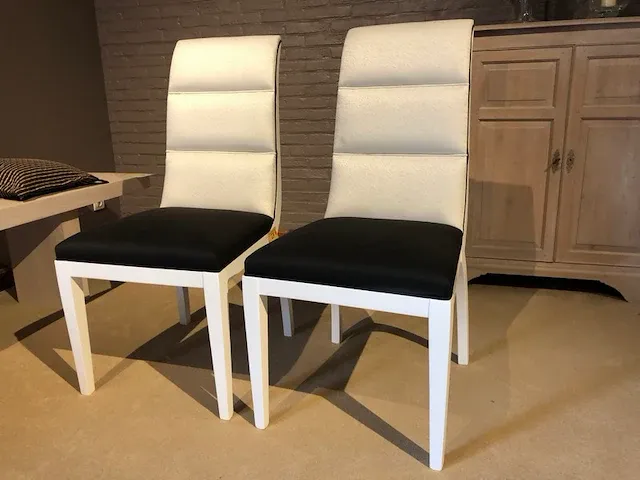 2 stoelen - afbeelding 1 van  7