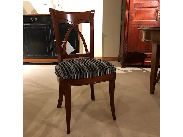 2 stoelen - afbeelding 1 van  4