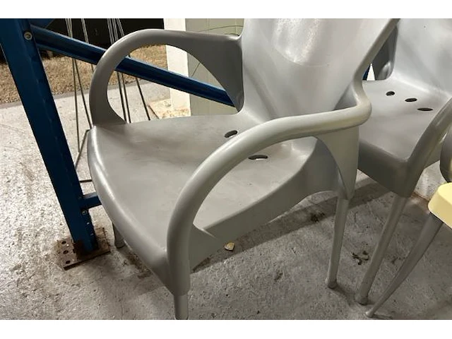 2 stoelen - afbeelding 3 van  4