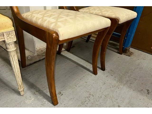 2 stoelen - afbeelding 4 van  5