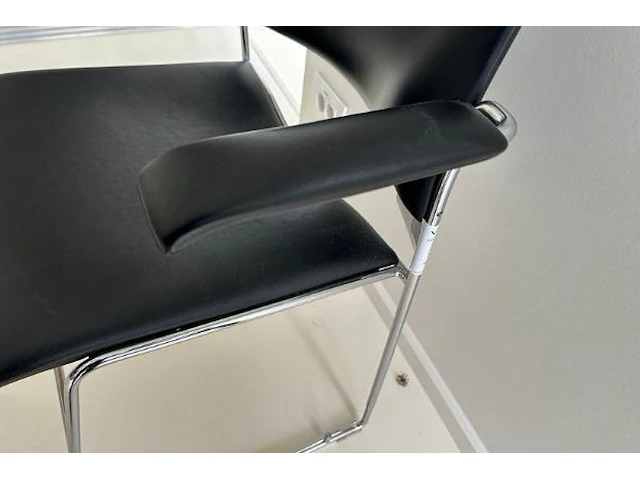 2 stoelen - afbeelding 3 van  4