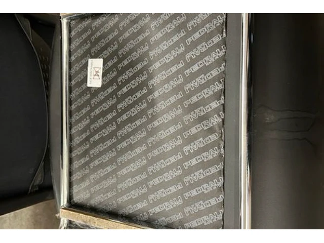 2 stoelen - afbeelding 4 van  5