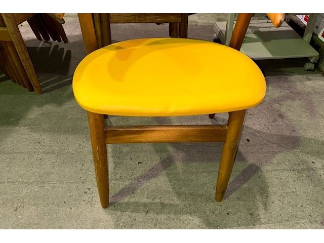2 stoelen - afbeelding 4 van  5