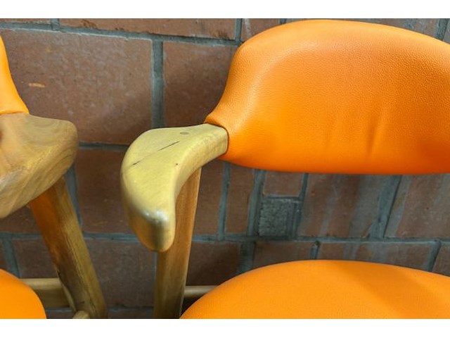 2 stoelen - afbeelding 2 van  5