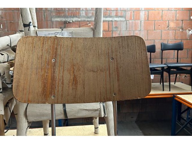 2 stoelen - afbeelding 2 van  5