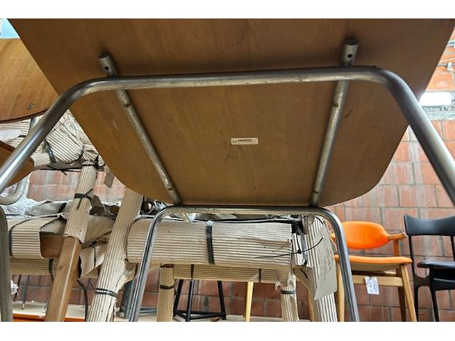 2 stoelen - afbeelding 4 van  5