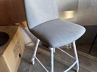 2 stuks barstoel lichtgrijs - afbeelding 1 van  1