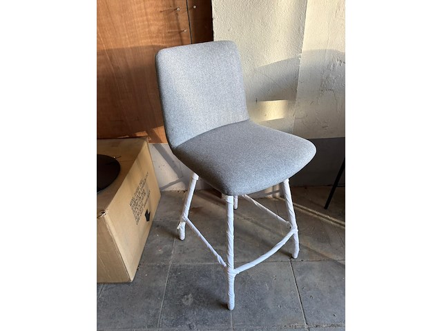 2 stuks barstoel lichtgrijs - afbeelding 1 van  1