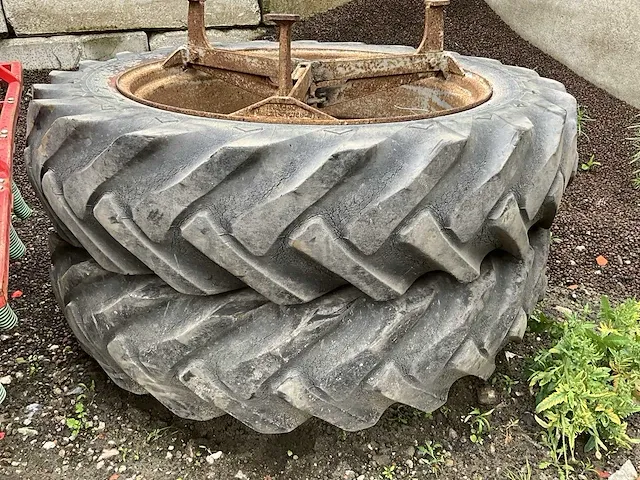 2 stuks dubbelluchtwielen met velgen goodyear - afbeelding 3 van  6