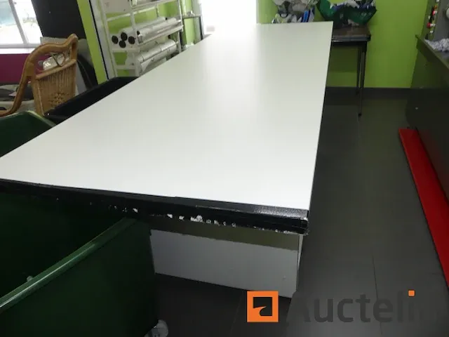 2 tafels werk op wielen - afbeelding 3 van  5
