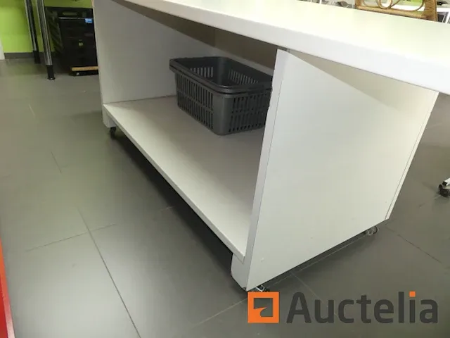 2 tafels werk op wielen - afbeelding 5 van  5