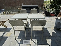2 tafeltjes op ijzeren voet met 4 stoelen - afbeelding 2 van  4