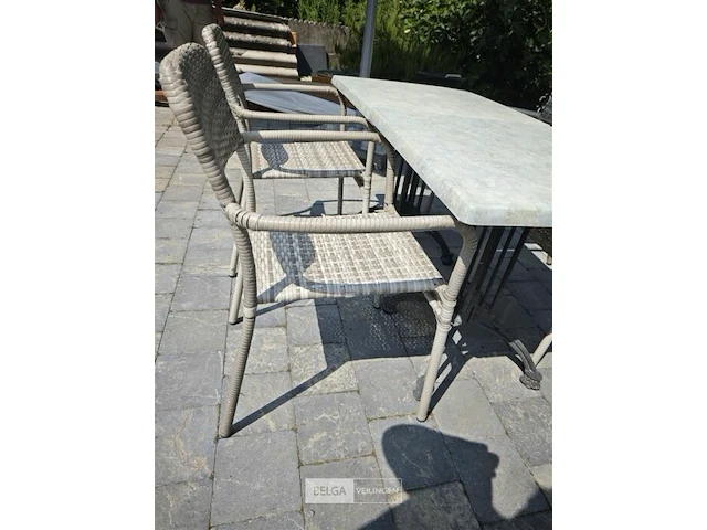 2 tafeltjes op ijzeren voet met 4 stoelen - afbeelding 4 van  4