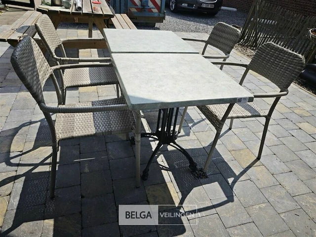 2 tafeltjes op ijzeren voet met 4 stoelen - afbeelding 2 van  3