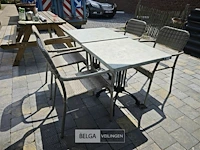 2 tafeltjes op ijzeren voet met 4 stoelen - afbeelding 1 van  3