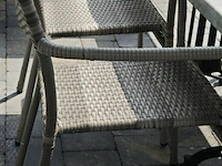 2 tafeltjes op ijzeren voet met 4 stoelen - afbeelding 2 van  3