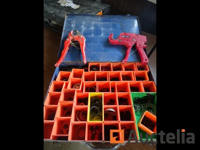 2 tangen ridgid-knetex slang frees, afdichtingen in een koffer voor kranen - afbeelding 3 van  9